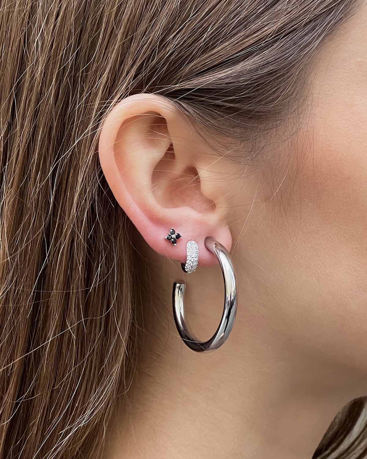 PENDIENTE FLOWER BLACK PLATA