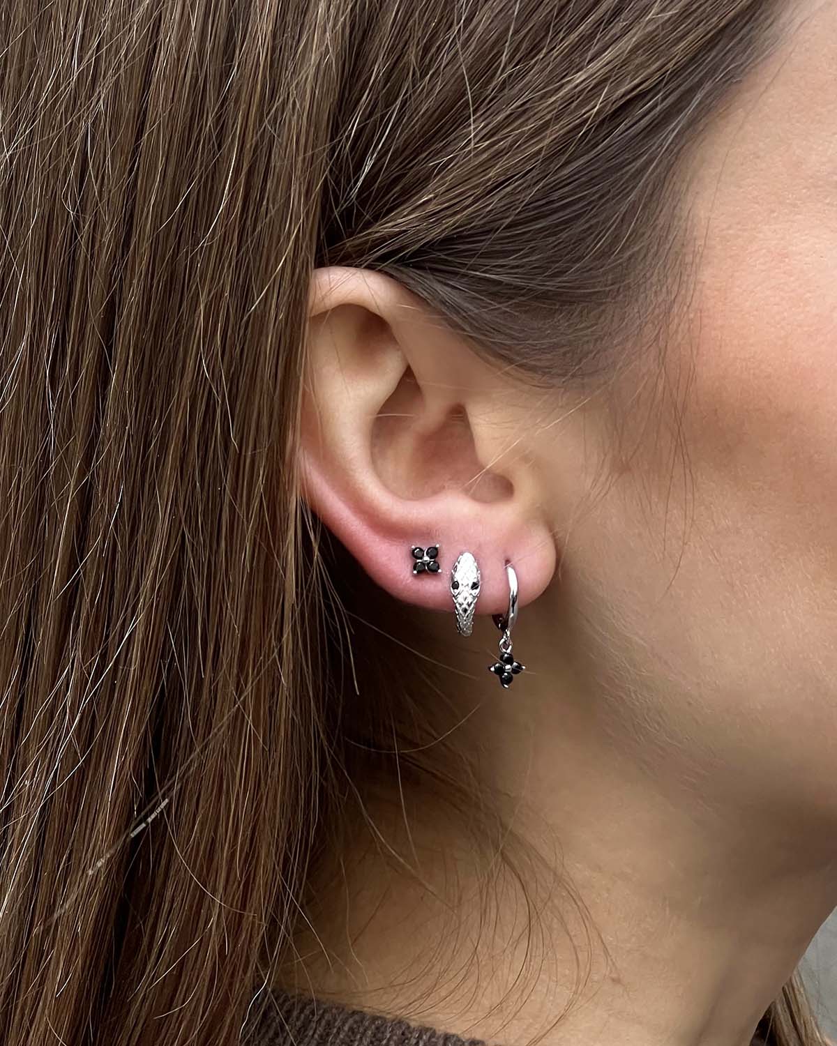 PENDIENTE LIS BLACK PLATA