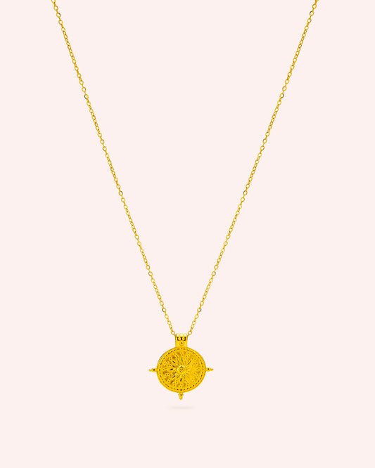 COLLAR MEDALLON