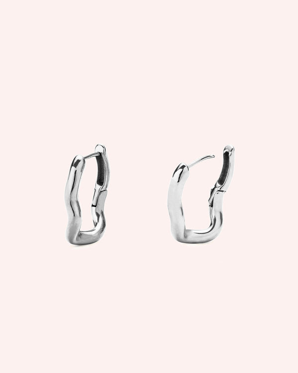 PENDIENTES CURVED PLATA